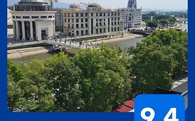 Calla 1 - Modern & Cozy Main Square Apartment In The City Shopping Center - Parking Slot With Parking Security