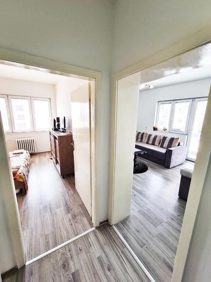 Calla: Modern Apartment in City Center with Secure Parking Skopje Exterior photo